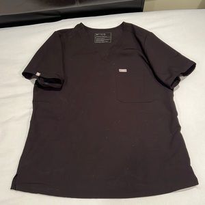 Figs scrub top size large